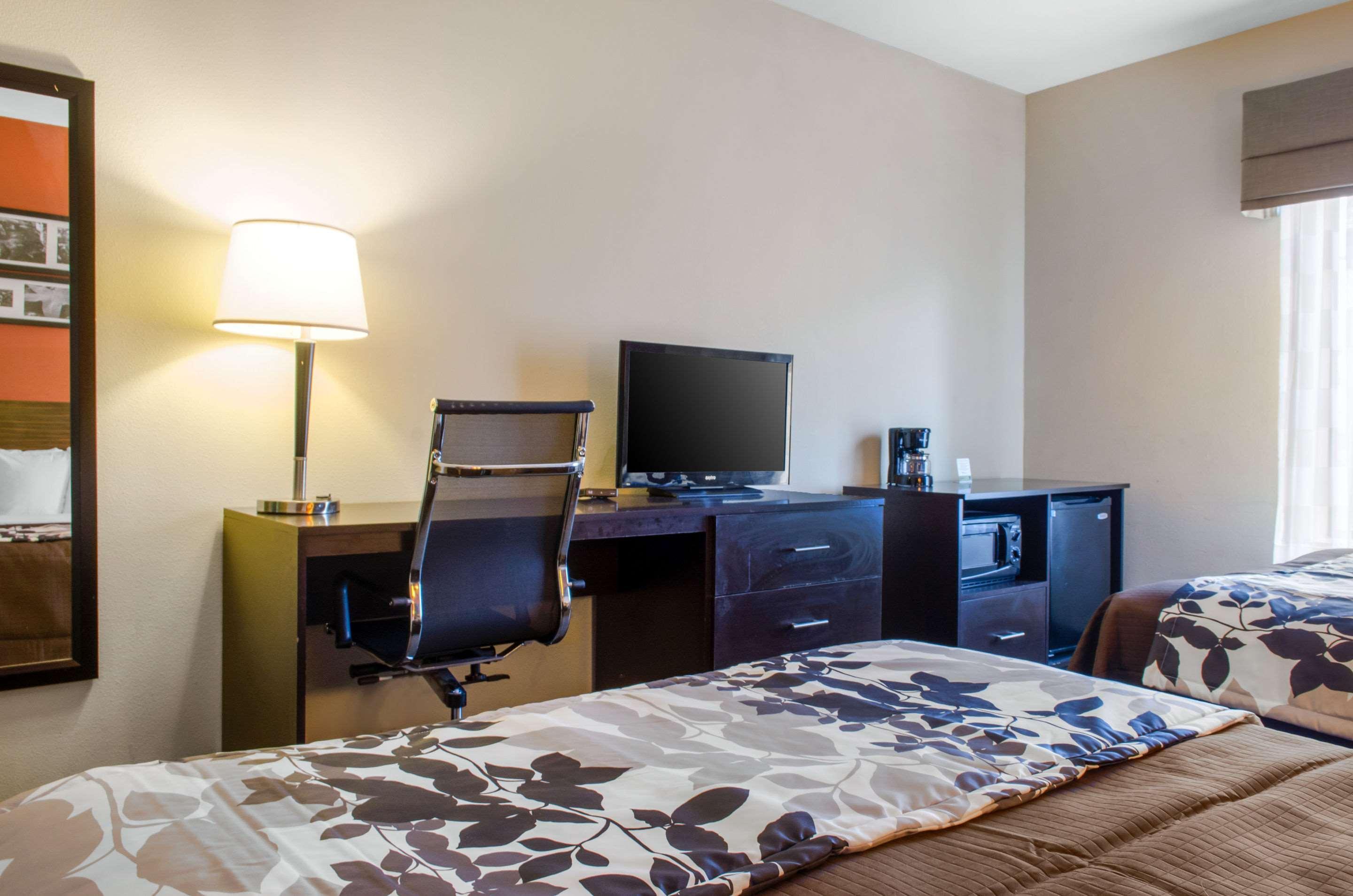 Sleep & East Chase 3*