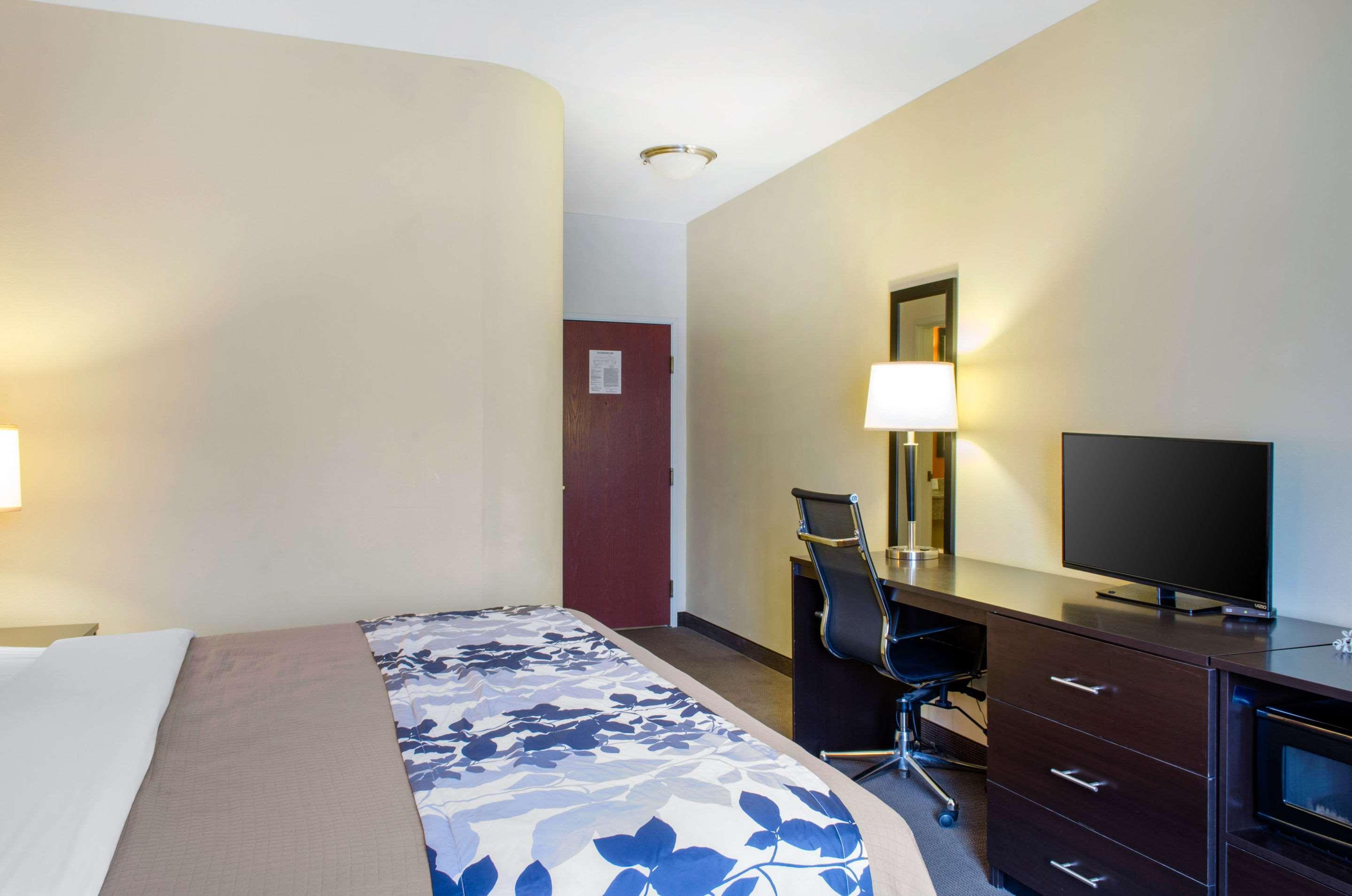 Sleep & East Chase 3* Montgomery