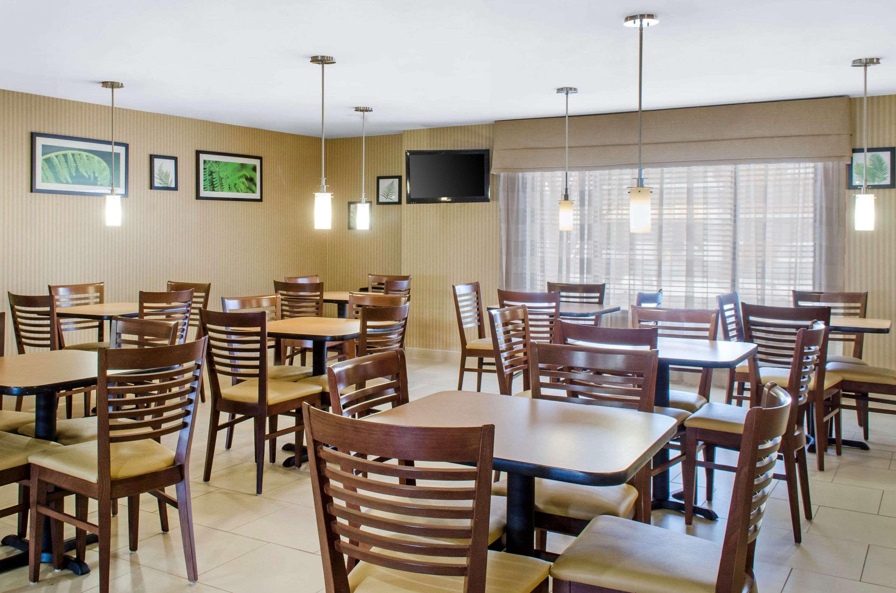 Sleep & East Chase Motel 3*