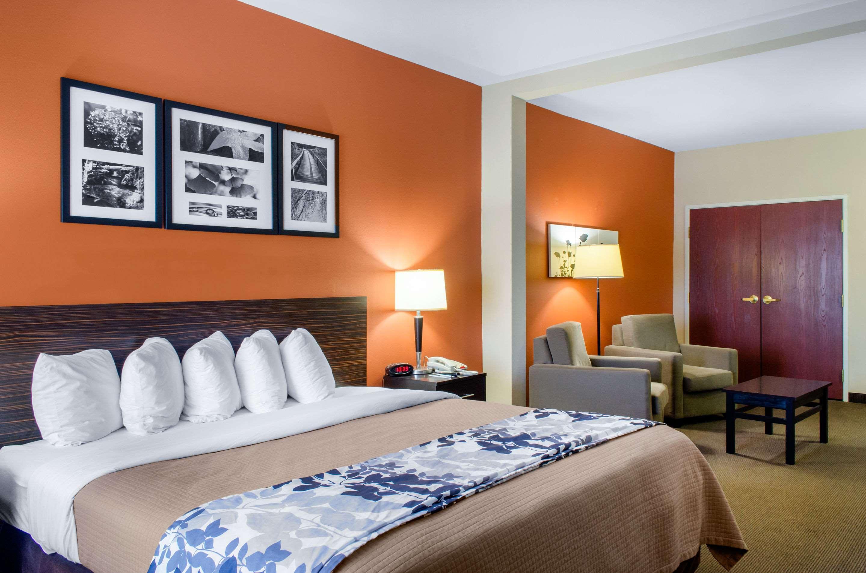 Motel Sleep & East Chase 3*