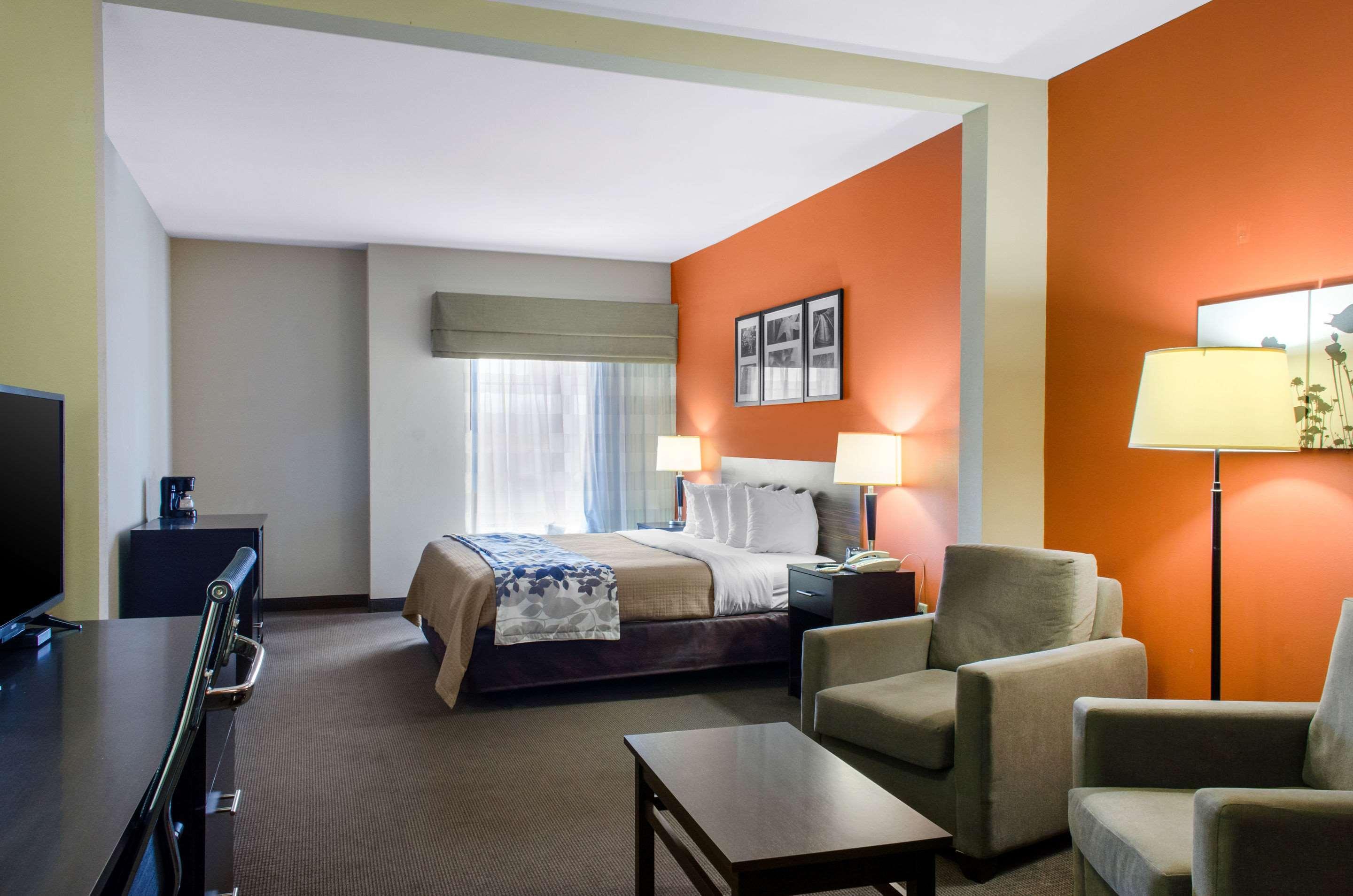 Motel Sleep & East Chase