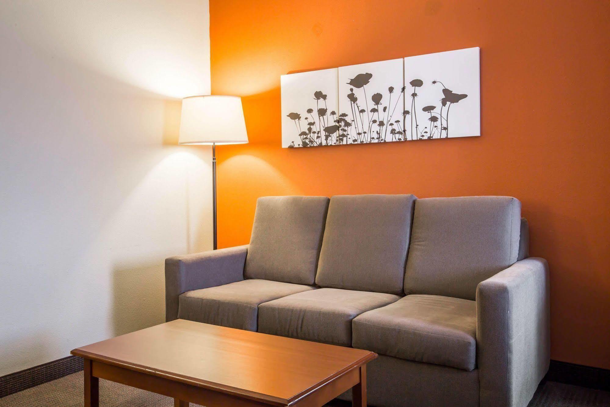 Sleep & East Chase Motel 3*