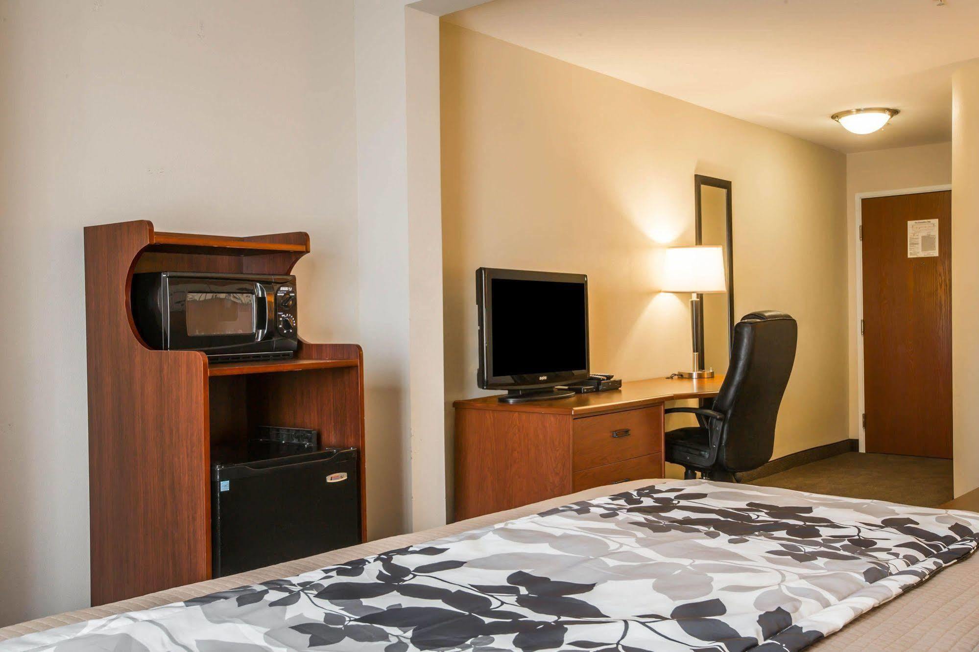 Sleep & East Chase Motel 3*