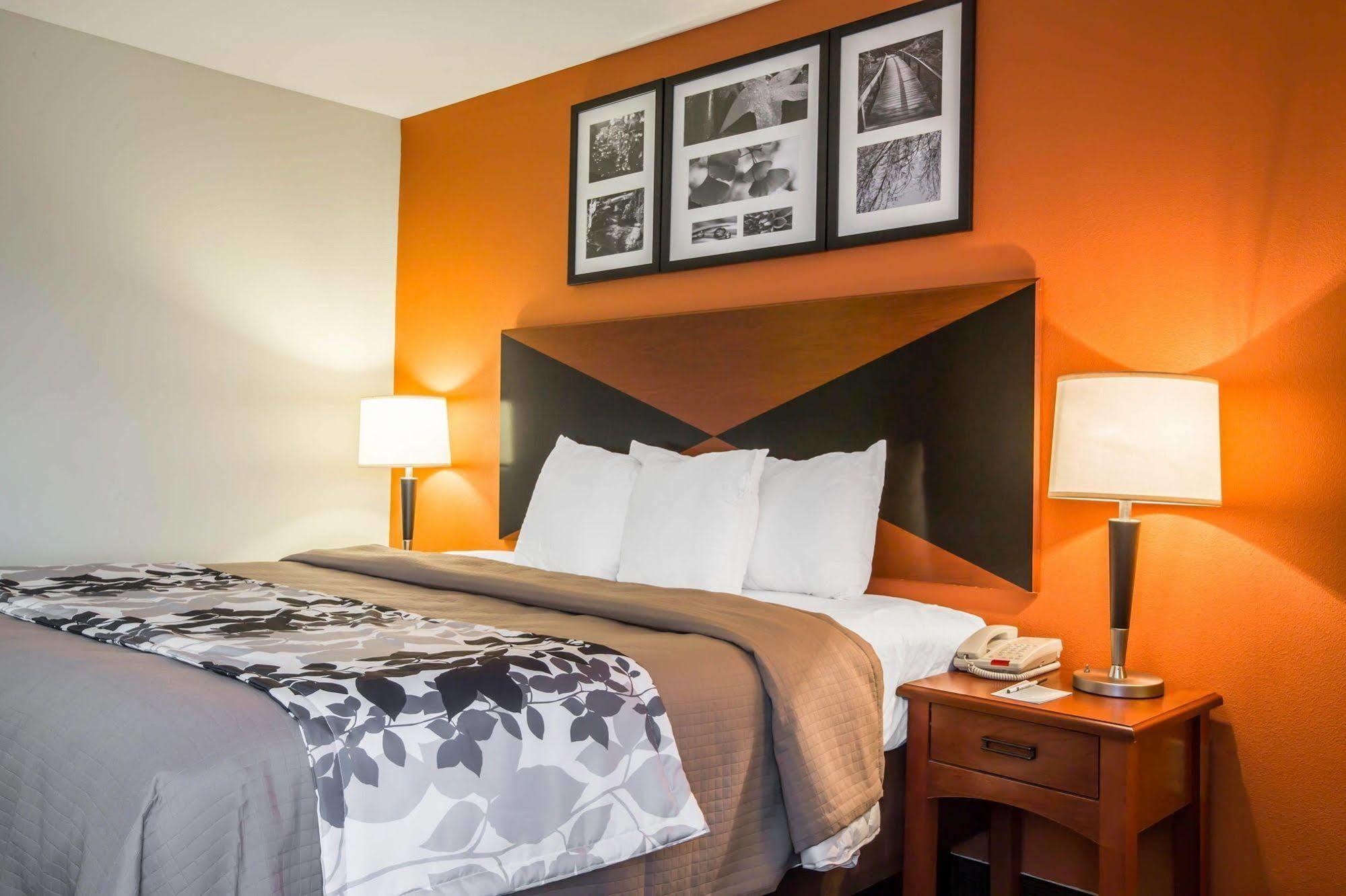 Sleep & East Chase 3* Montgomery